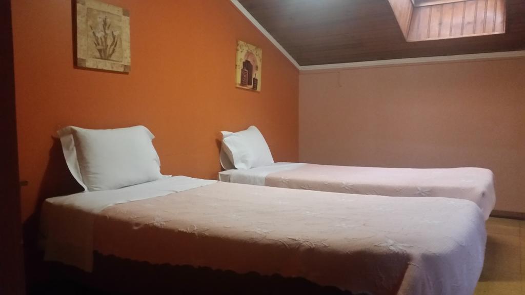 Pensao Residencial Roma Hotel Lisbon Room photo
