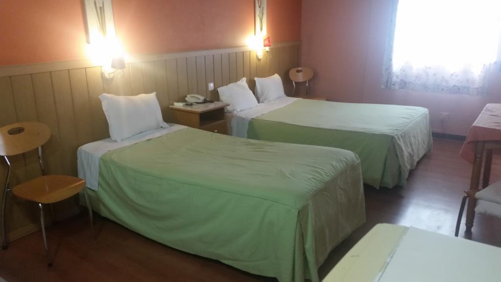 Pensao Residencial Roma Hotel Lisbon Room photo