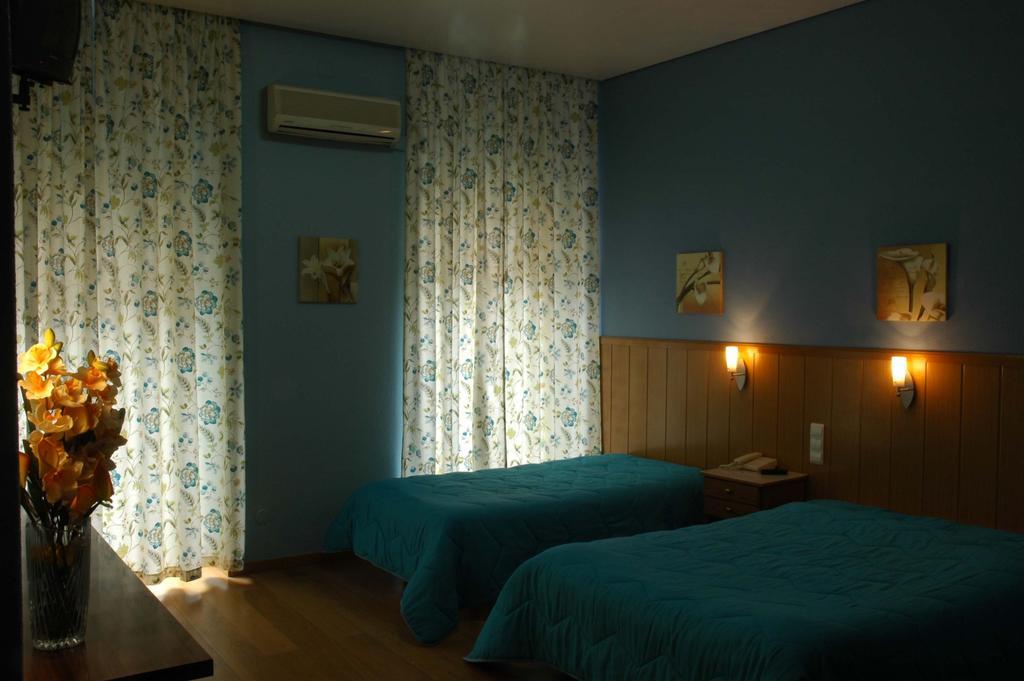 Pensao Residencial Roma Hotel Lisbon Room photo