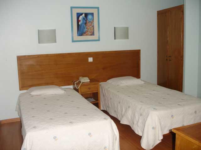 Pensao Residencial Roma Hotel Lisbon Room photo
